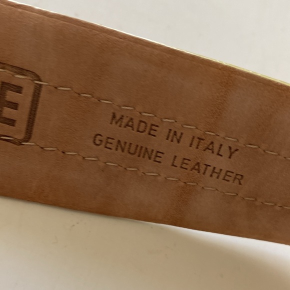 Carlisle Tan Leather Belt White Stitch Gold Tone Buckle. Made in Italy. - Picture 5 of 7